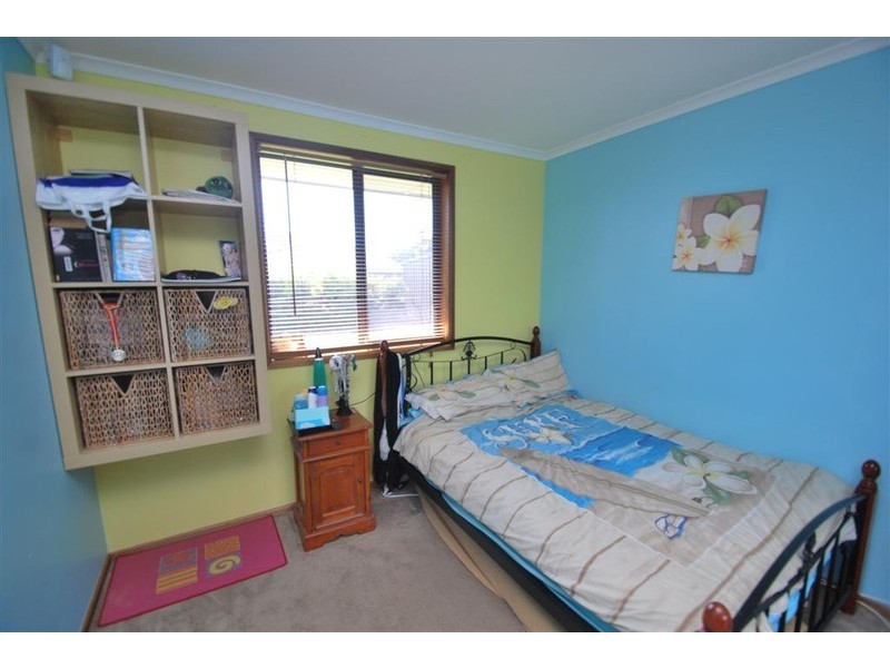 5 Tobin Cres, Woodcroft SA 5162