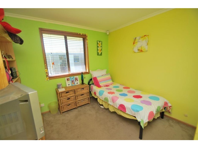 5 Tobin Cres, Woodcroft SA 5162