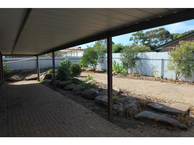 19 Magnolia Ave, Happy Valley SA 5159