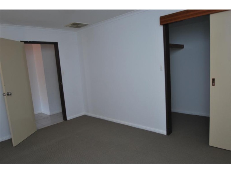 19 Magnolia Ave, Happy Valley SA 5159