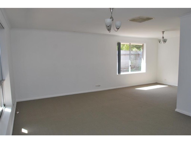 19 Magnolia Ave, Happy Valley SA 5159