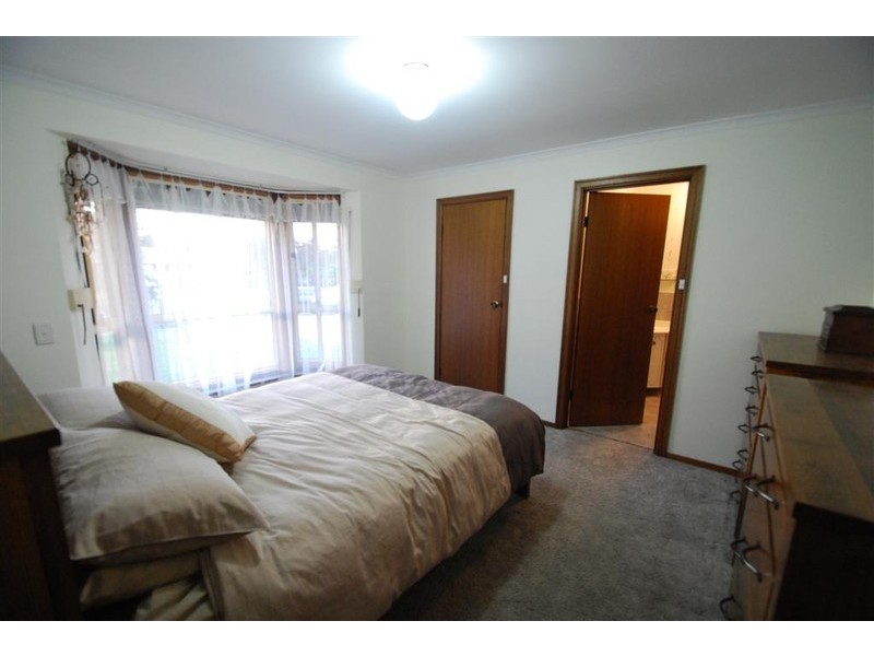 210 States Rd, Morphett Vale SA 5162