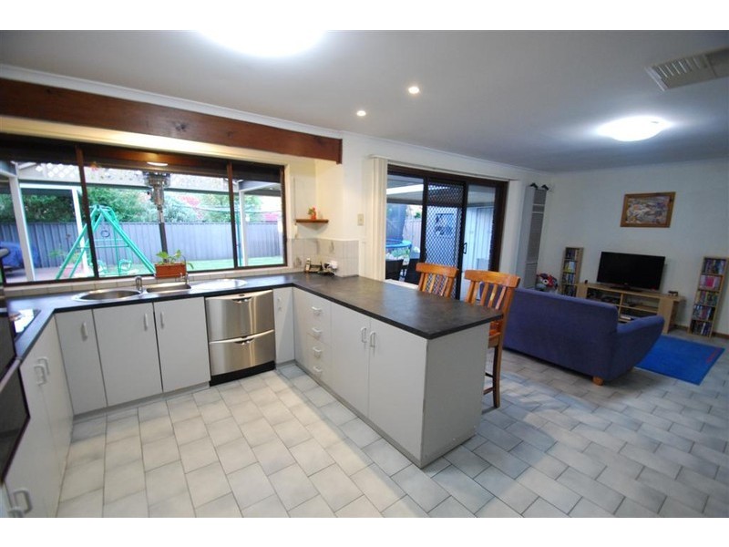 210 States Rd, Morphett Vale SA 5162