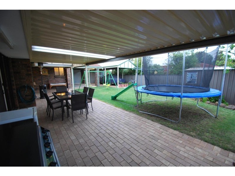 210 States Rd, Morphett Vale SA 5162
