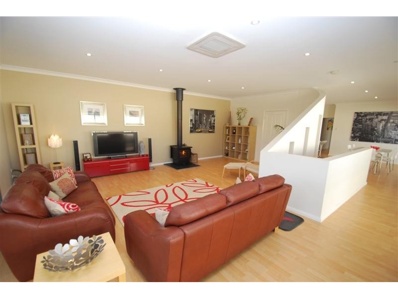 17 Blyth St, Happy Valley SA 5159