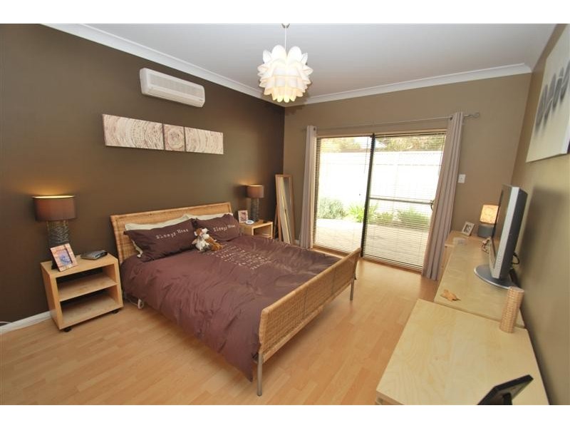 17 Blyth St, Happy Valley SA 5159