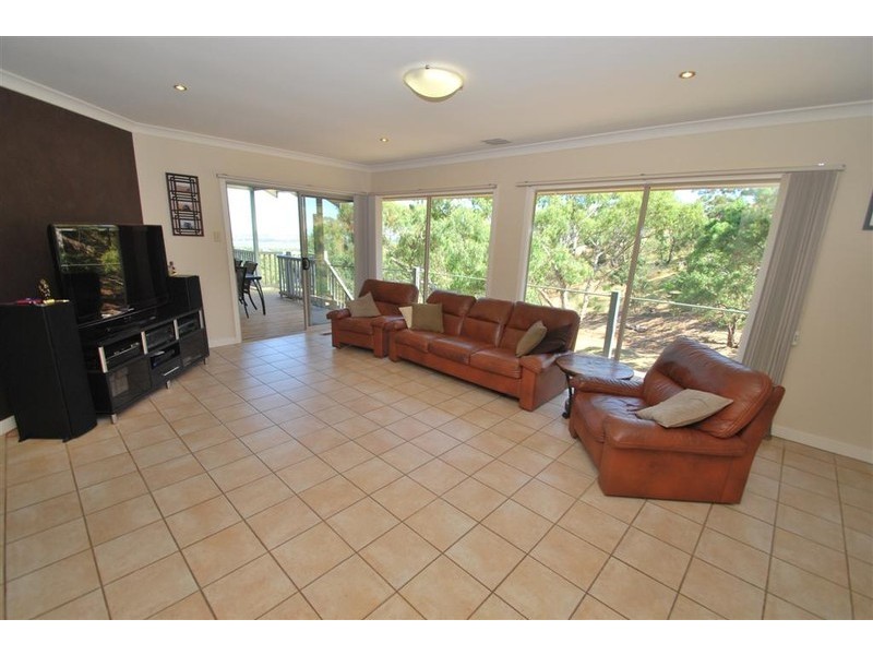 7 Molnar Ct, Aberfoyle Park SA 5159