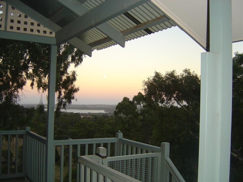 7 Molnar Ct, Aberfoyle Park SA 5159