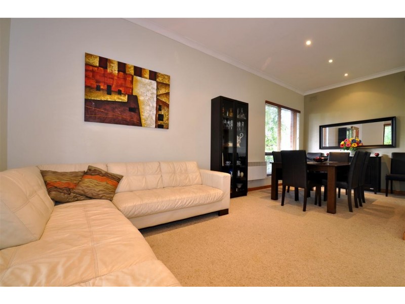 3 Swan Avenue, Happy Valley SA 5159