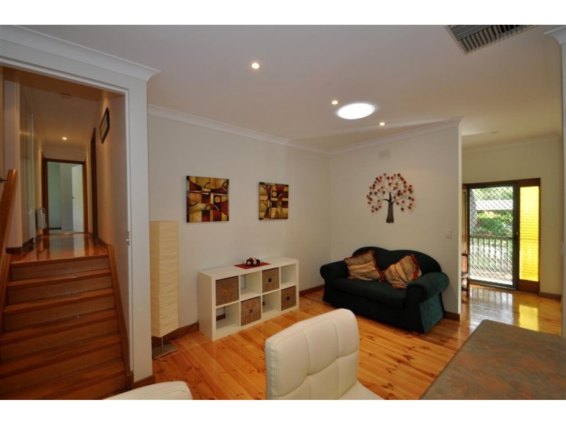 3 Swan Avenue, Happy Valley SA 5159