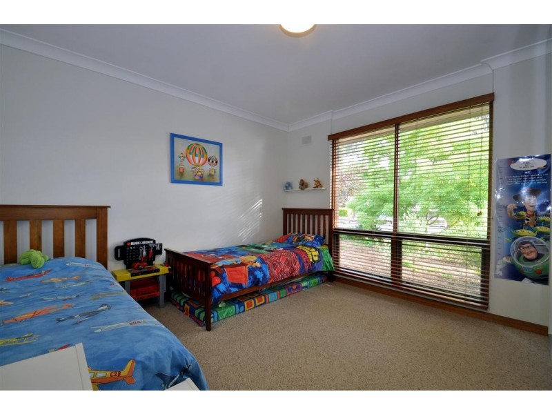 3 Swan Avenue, Happy Valley SA 5159