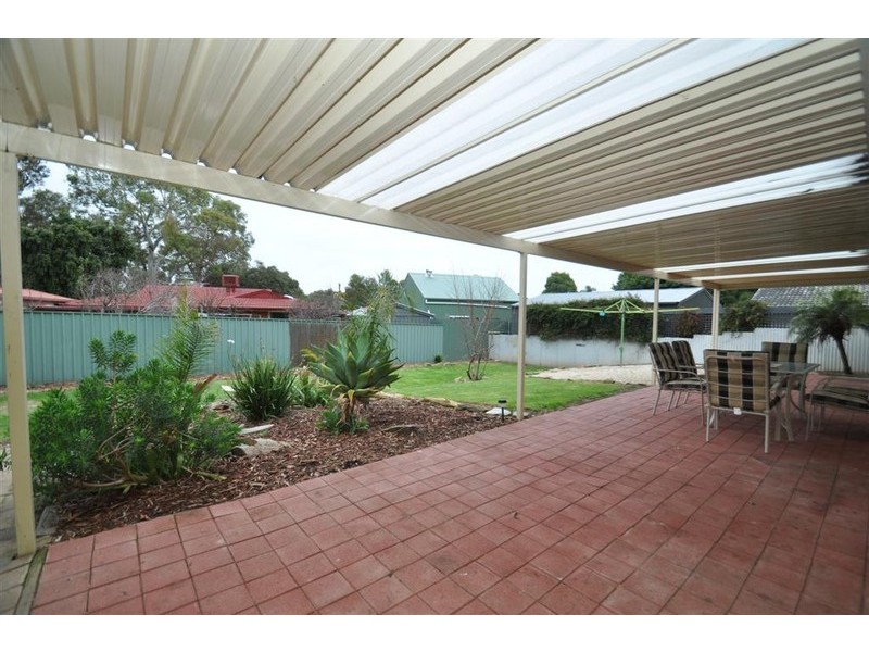 17 Jennifer Drive, Happy Valley SA 5159