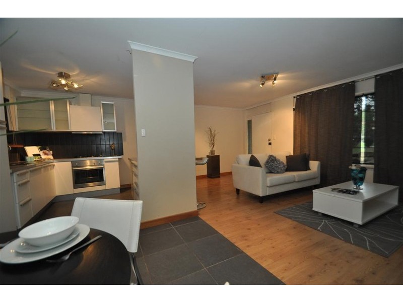 17 Jennifer Drive, Happy Valley SA 5159