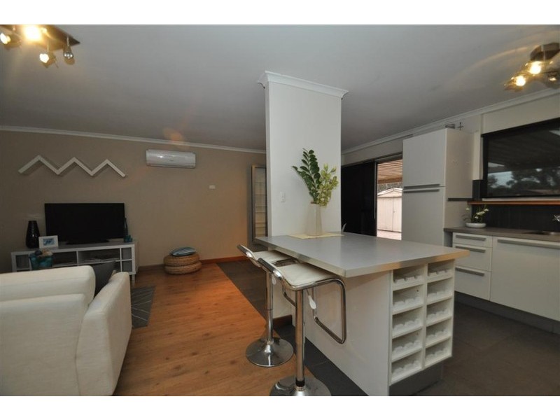 17 Jennifer Drive, Happy Valley SA 5159