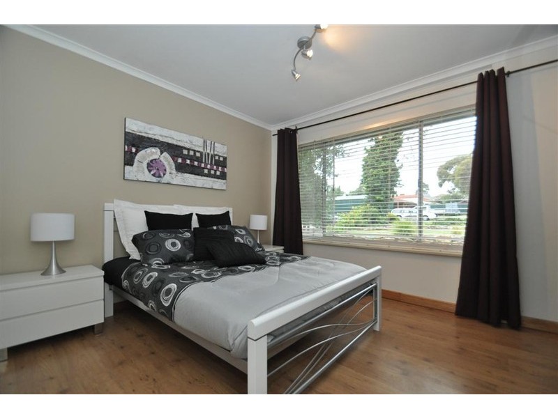 17 Jennifer Drive, Happy Valley SA 5159