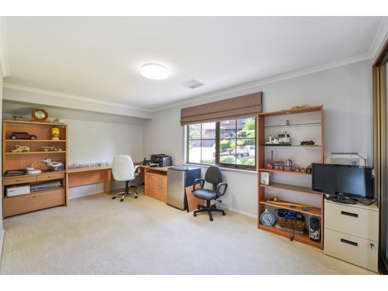 24 The Parkway, Aberfoyle Park SA 5159