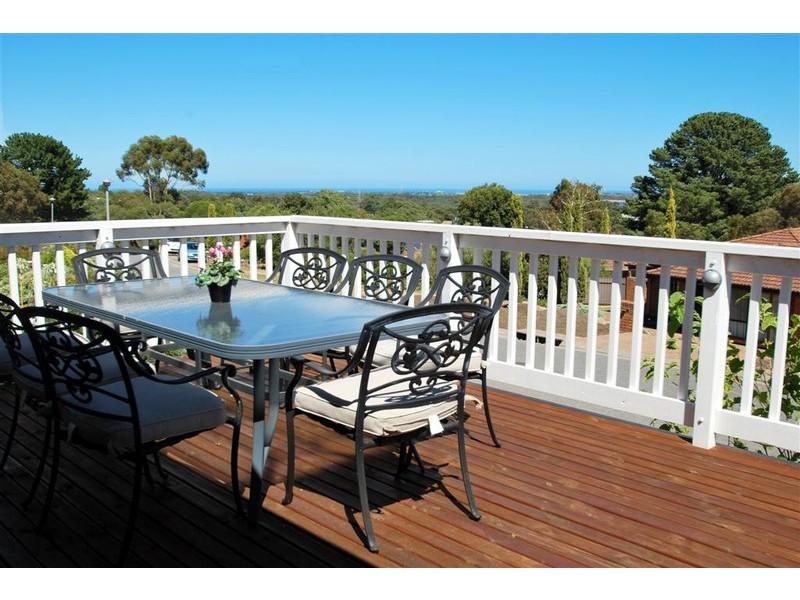 12 Panorama Drive, Aberfoyle Park SA 5159
