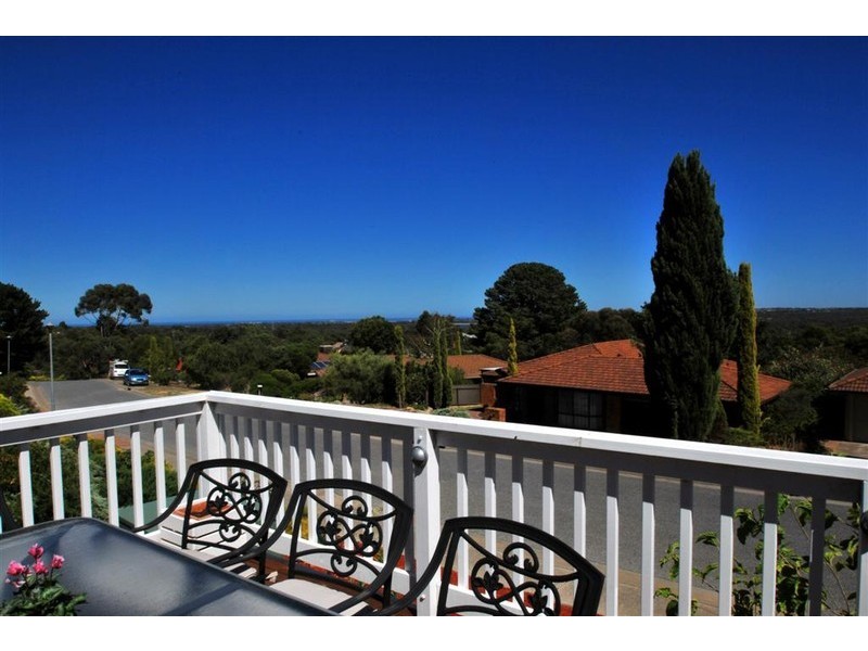 12 Panorama Drive, Aberfoyle Park SA 5159