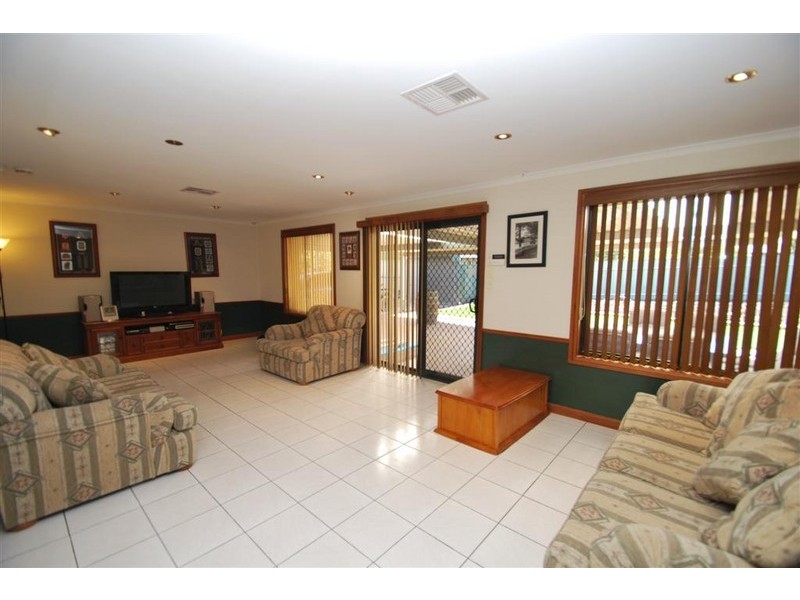 39 Brookland Valley Drive, Woodcroft SA 5162