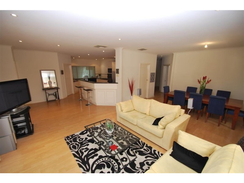 6 Grooms Way, Woodcroft SA 5162