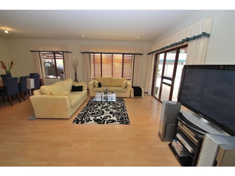 6 Grooms Way, Woodcroft SA 5162