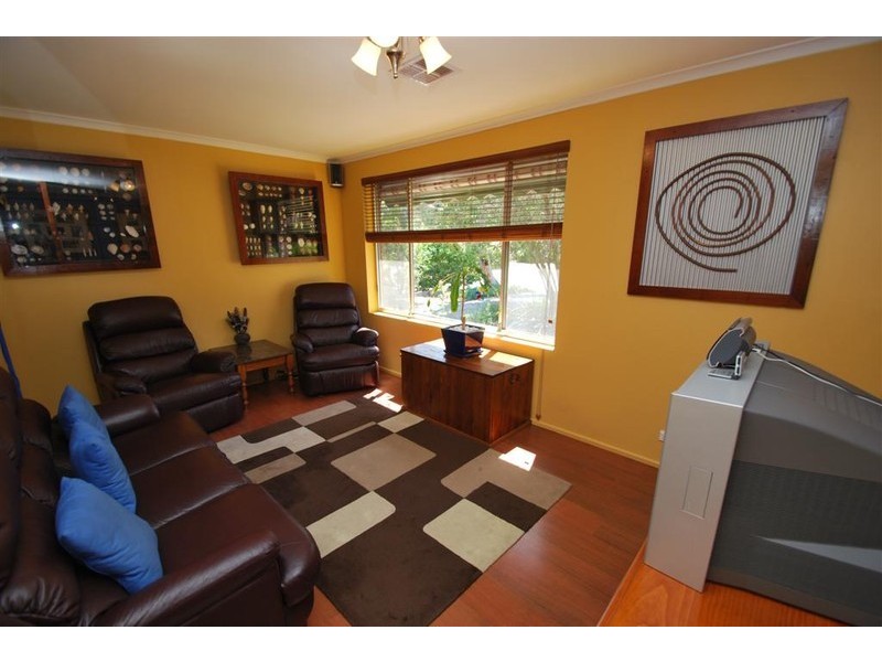 10 Kuantan Drive, Aberfoyle Park SA 5159
