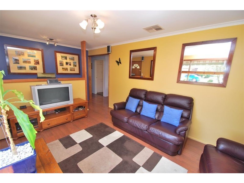 10 Kuantan Drive, Aberfoyle Park SA 5159