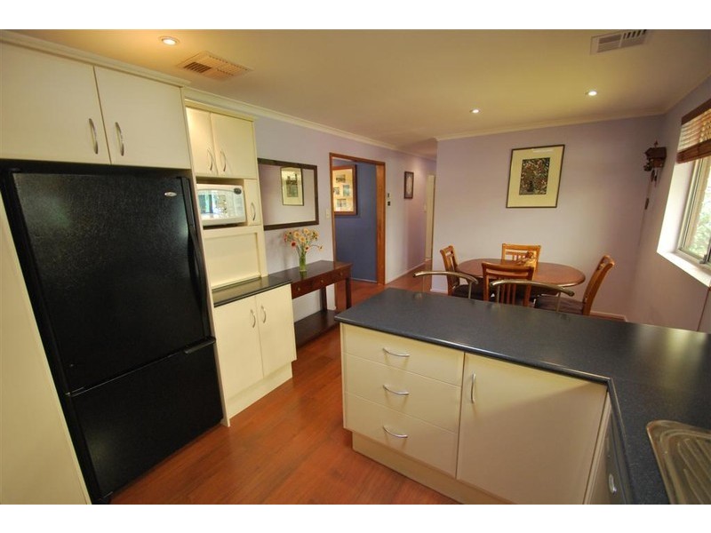 10 Kuantan Drive, Aberfoyle Park SA 5159