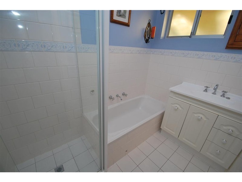 10 Kuantan Drive, Aberfoyle Park SA 5159