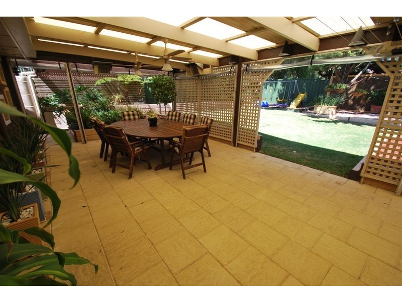 10 Kuantan Drive, Aberfoyle Park SA 5159