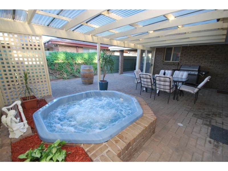 1 Lalina Street, Happy Valley SA 5159