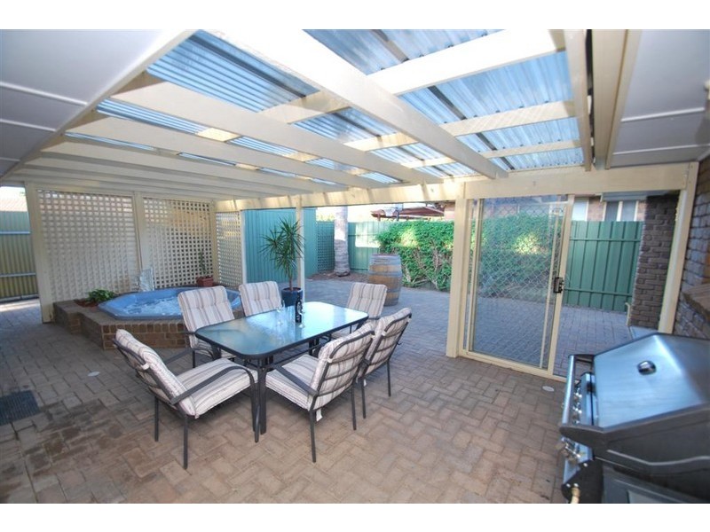 1 Lalina Street, Happy Valley SA 5159