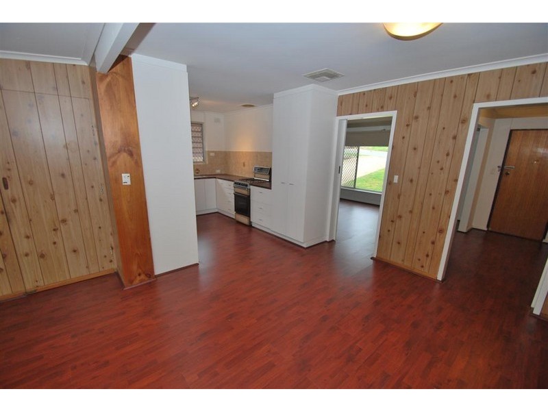 13 Pinchbeck St, Morphett Vale SA 5162