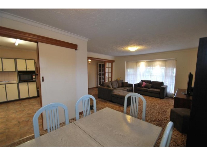 17 Lomond Cres, Morphett Vale SA 5162