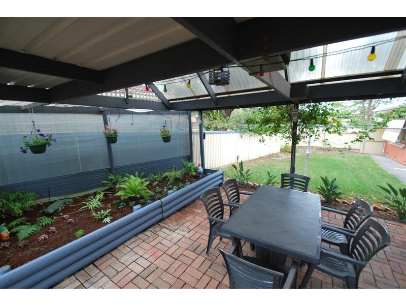 17 Lomond Cres, Morphett Vale SA 5162