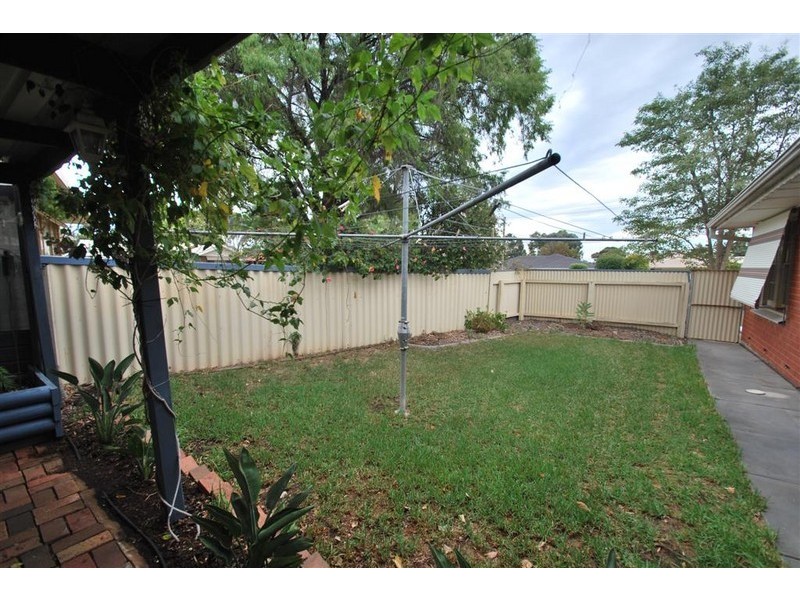 17 Lomond Cres, Morphett Vale SA 5162