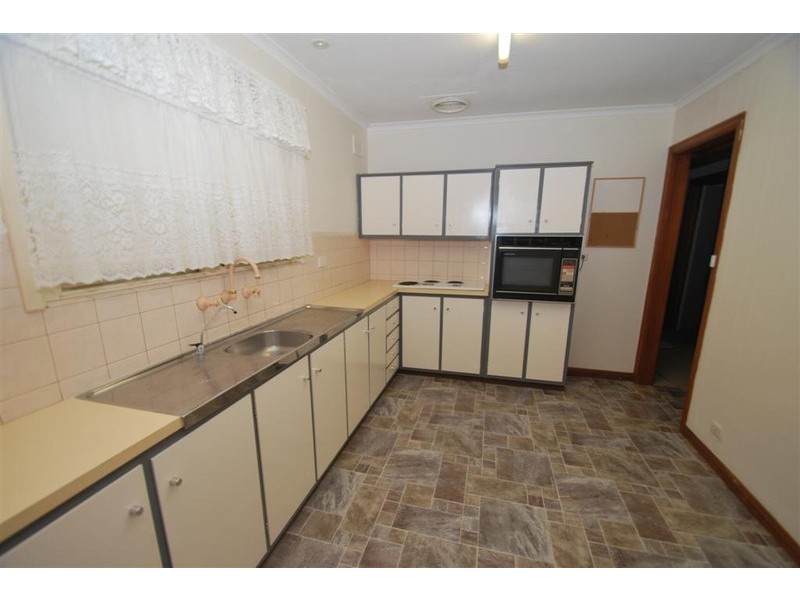 17 Lomond Cres, Morphett Vale SA 5162