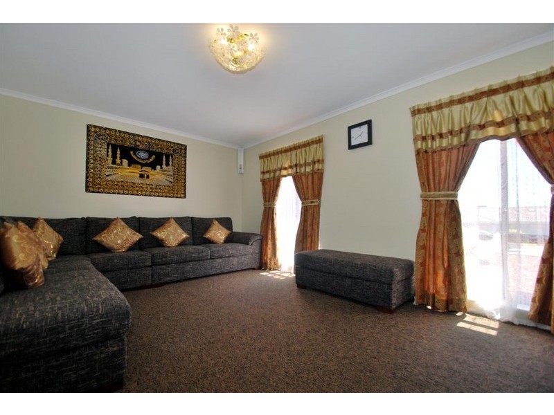 10 Sampson Crescent, Old Reynella SA 5161