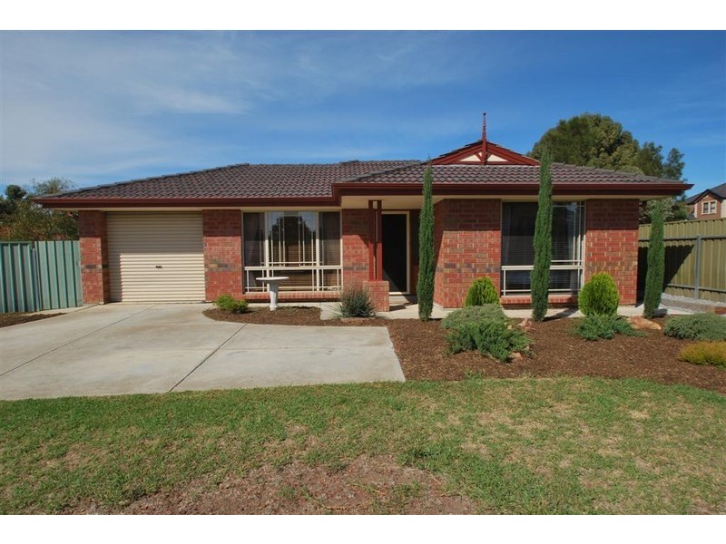 2 Madigan Crescent, Woodcroft SA 5162