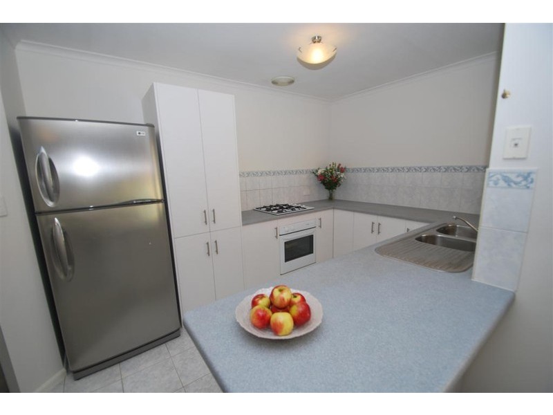 2 Madigan Crescent, Woodcroft SA 5162