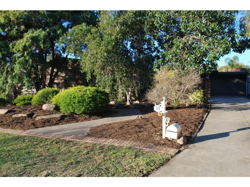 34 Calomba Crescent, Happy Valley SA 5159