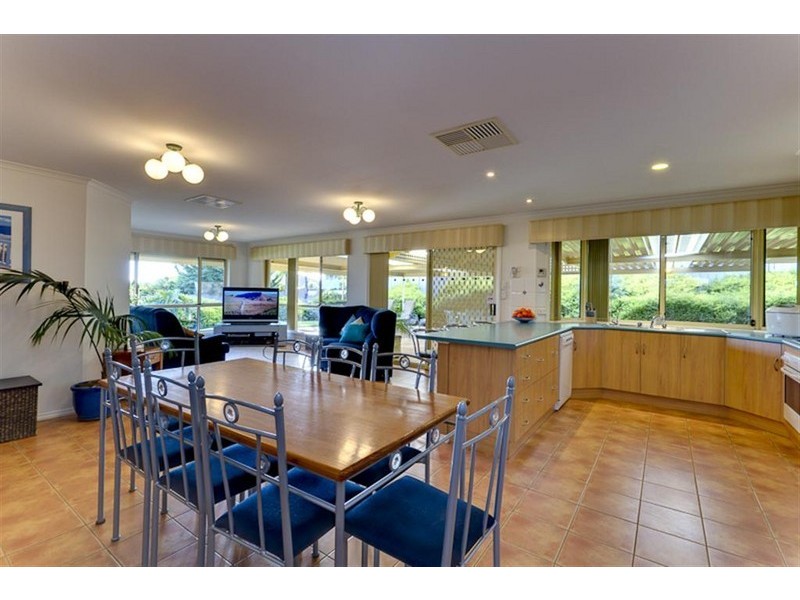 40 Grand Boulevard, Seaford Rise SA 5169