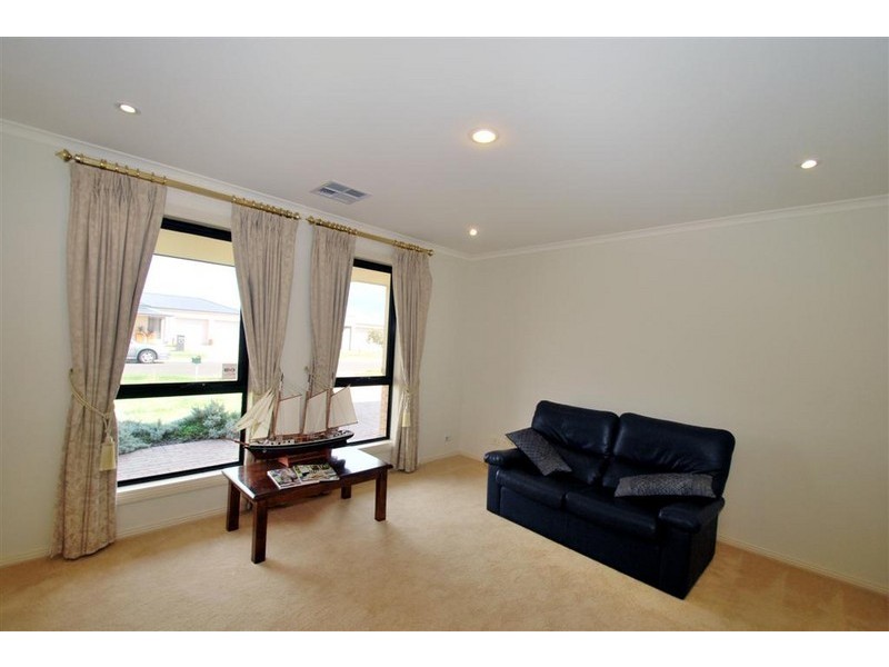 6 Basin Street, Aldinga Beach SA 5173