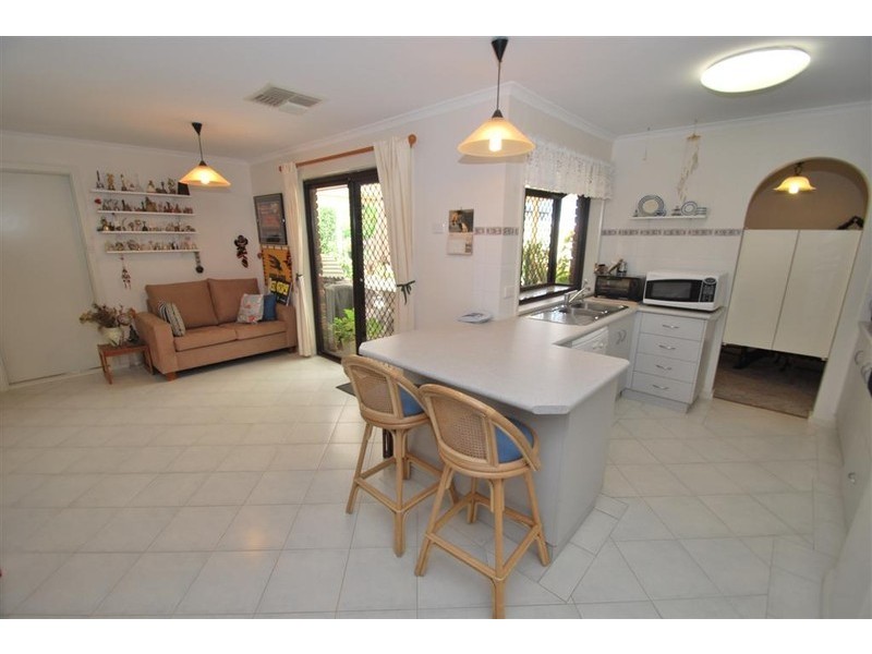 18 Sherebrooke Blvd, Woodcroft SA 5162