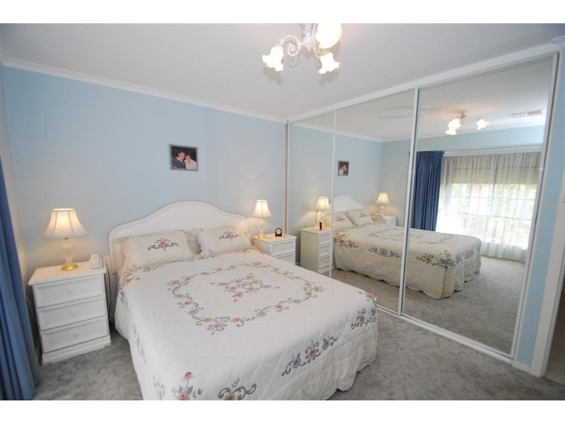 18 Sherebrooke Blvd, Woodcroft SA 5162