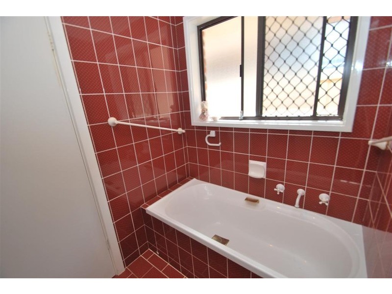 18 Sherebrooke Blvd, Woodcroft SA 5162