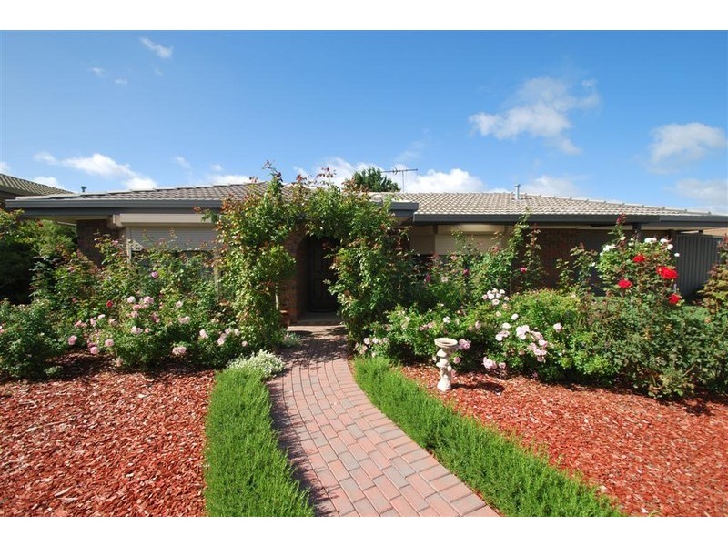 18 Sherebrooke Blvd, Woodcroft SA 5162