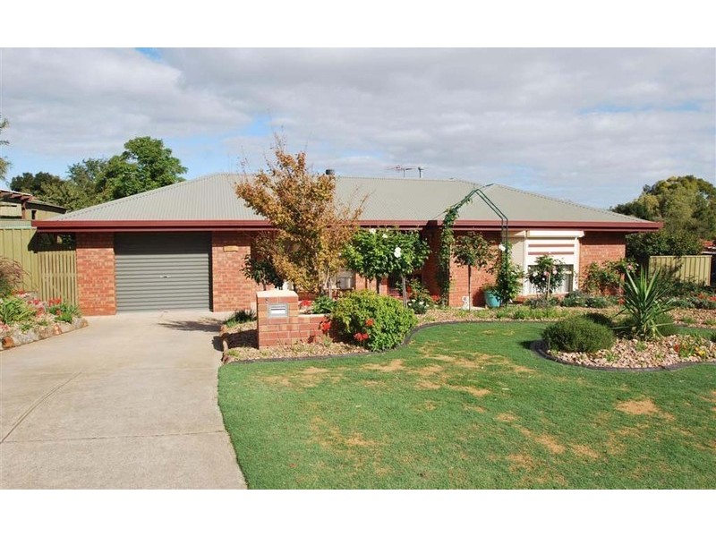 8 Woodcroft Drive, Morphett Vale SA 5162