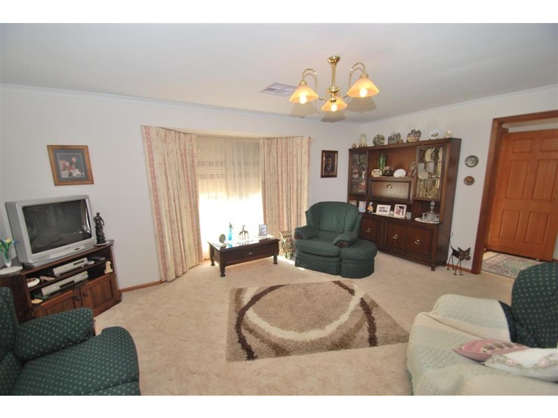 8 Woodcroft Drive, Morphett Vale SA 5162