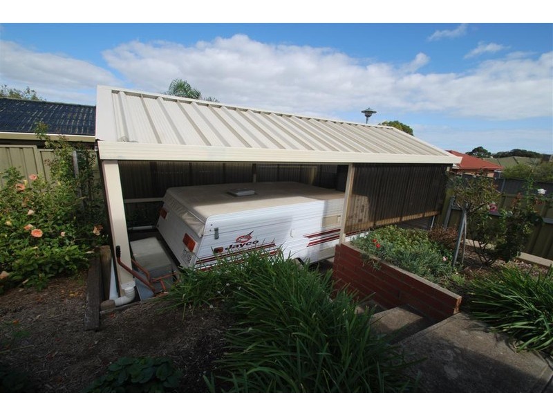 8 Woodcroft Drive, Morphett Vale SA 5162